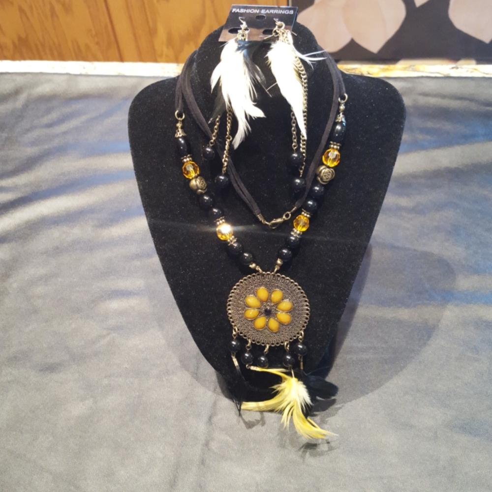 Feather Necklace Set
